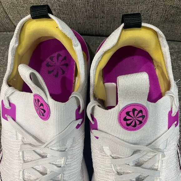 Nike Free Running Flyknit Sneakers Women Size 11 - Picture 4 of 9